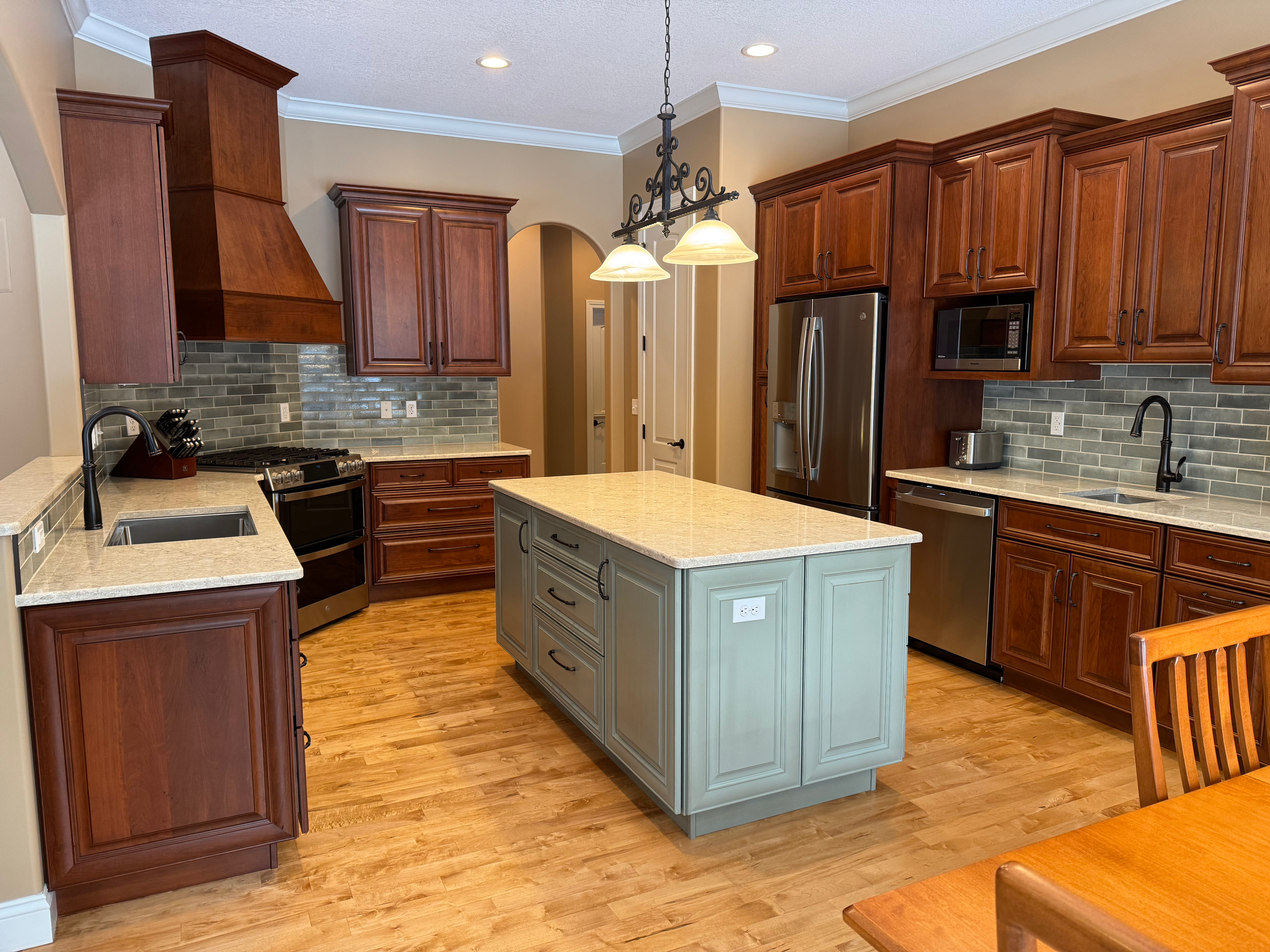 Transform Your Kitchen in Midland, Michigan – Where Vision Meets Craftsmanship